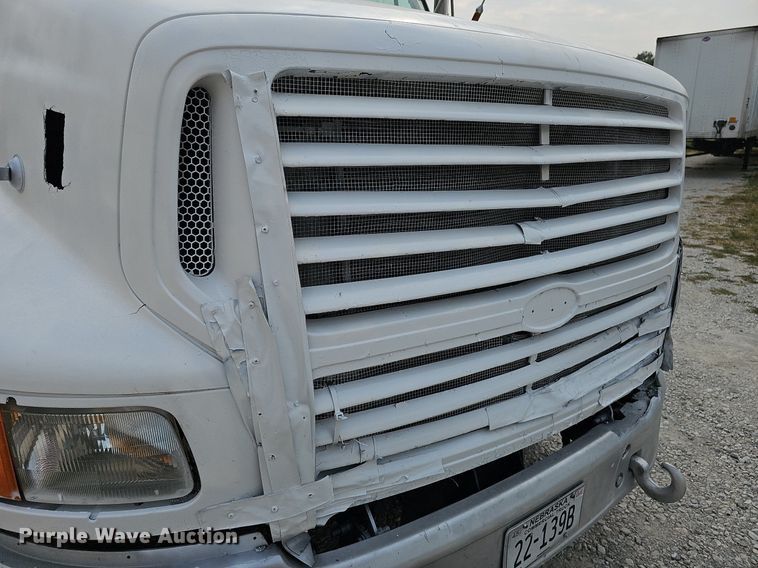 image for item DQ0311 2001 Sterling AT9500  semi truck