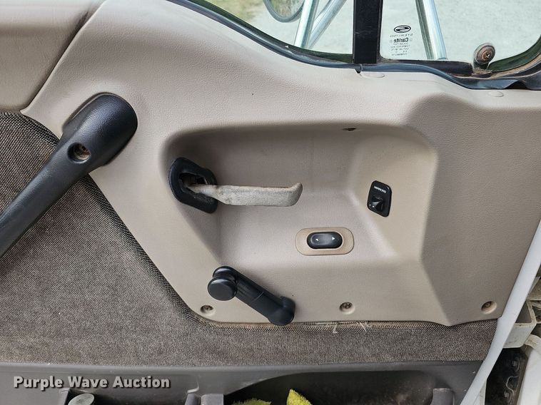 image for item DQ0311 2001 Sterling AT9500  semi truck