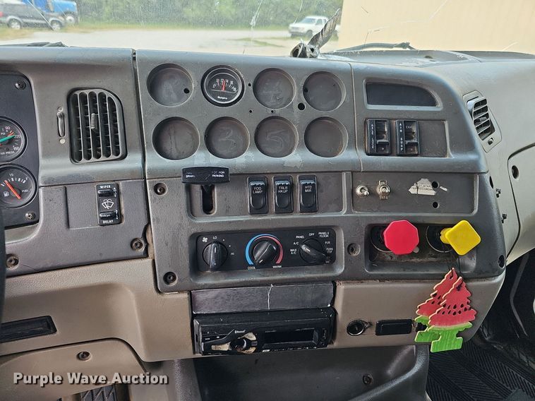 image for item DQ0311 2001 Sterling AT9500  semi truck