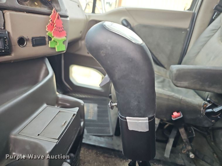 image for item DQ0311 2001 Sterling AT9500  semi truck