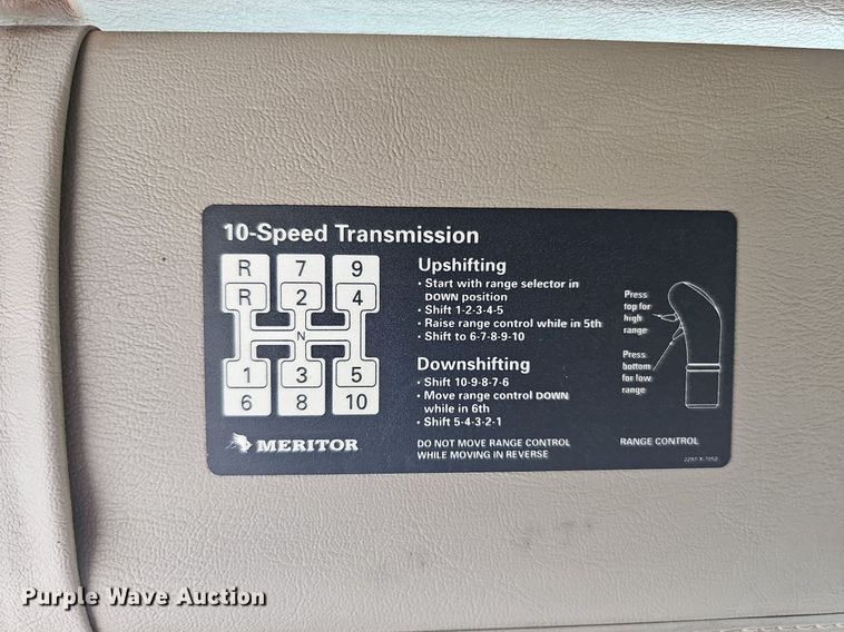 image for item DQ0311 2001 Sterling AT9500  semi truck