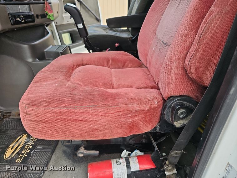 image for item DQ0311 2001 Sterling AT9500  semi truck