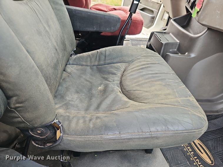 image for item DQ0311 2001 Sterling AT9500  semi truck