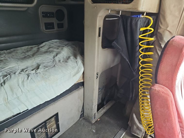 image for item DQ0311 2001 Sterling AT9500  semi truck