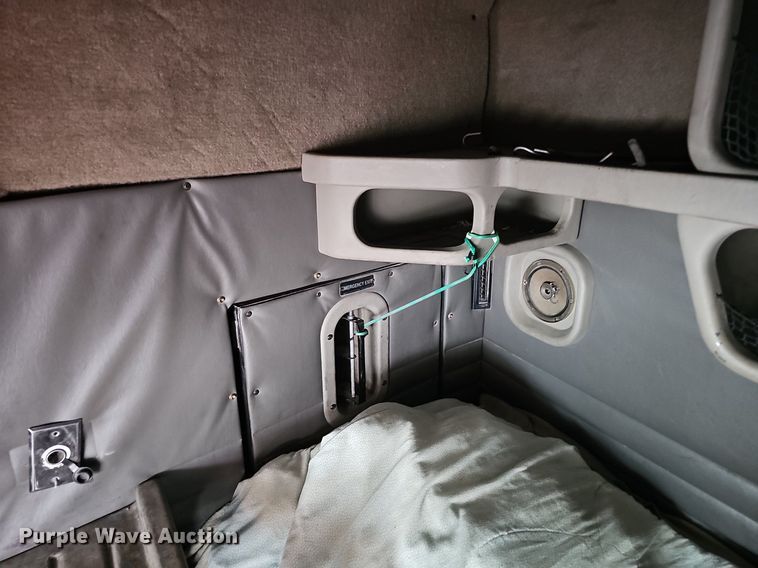 image for item DQ0311 2001 Sterling AT9500  semi truck