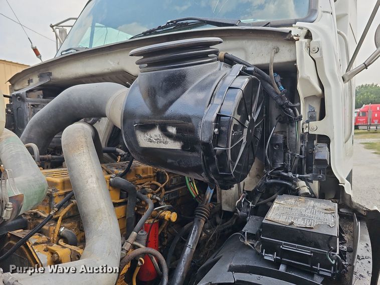 image for item DQ0311 2001 Sterling AT9500  semi truck