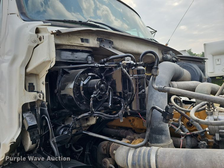 image for item DQ0311 2001 Sterling AT9500  semi truck