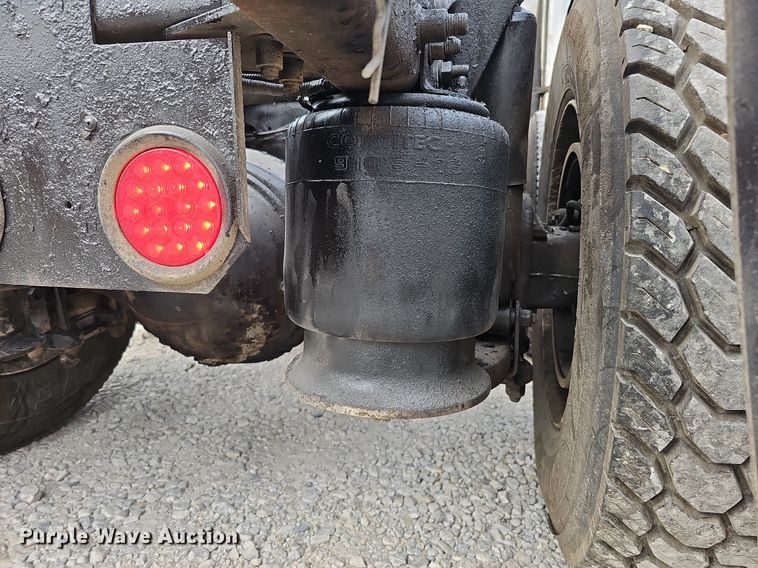 image for item DQ0311 2001 Sterling AT9500  semi truck