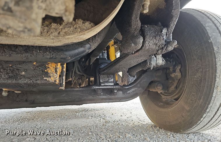 image for item DQ0311 2001 Sterling AT9500  semi truck