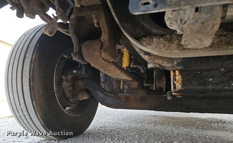 image for item DQ0311 2001 Sterling AT9500  semi truck