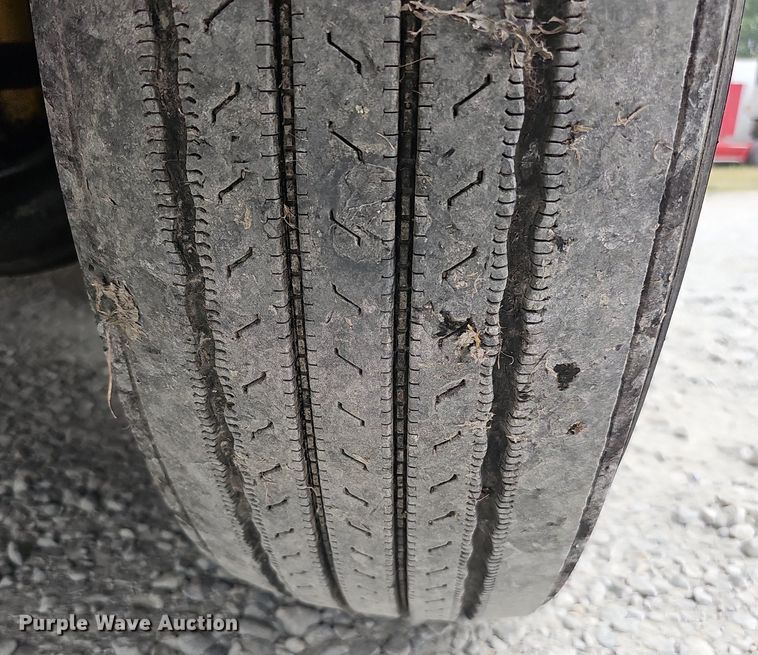 image for item DQ0311 2001 Sterling AT9500  semi truck