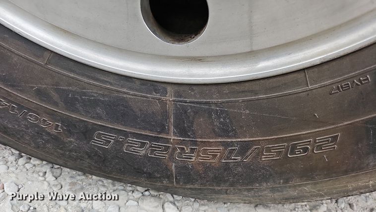 image for item DQ0311 2001 Sterling AT9500  semi truck