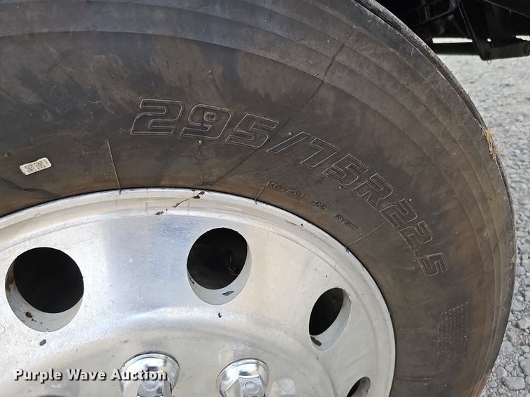 image for item DQ0311 2001 Sterling AT9500  semi truck