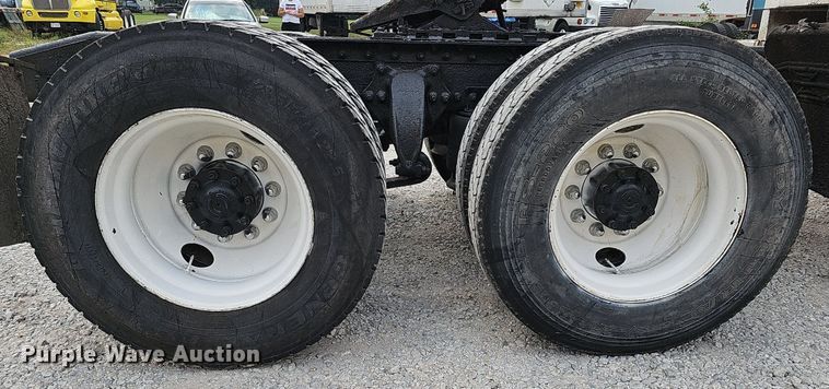 image for item DQ0311 2001 Sterling AT9500  semi truck