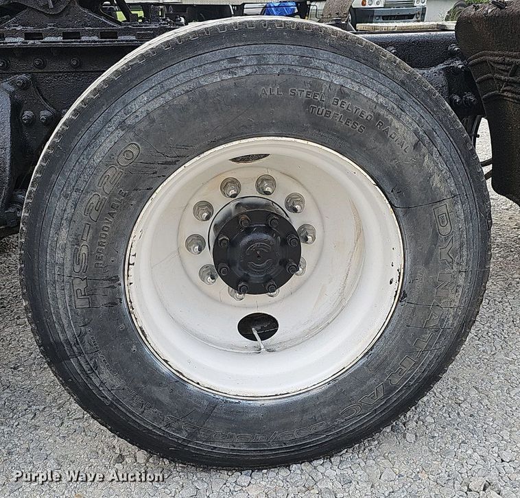 image for item DQ0311 2001 Sterling AT9500  semi truck