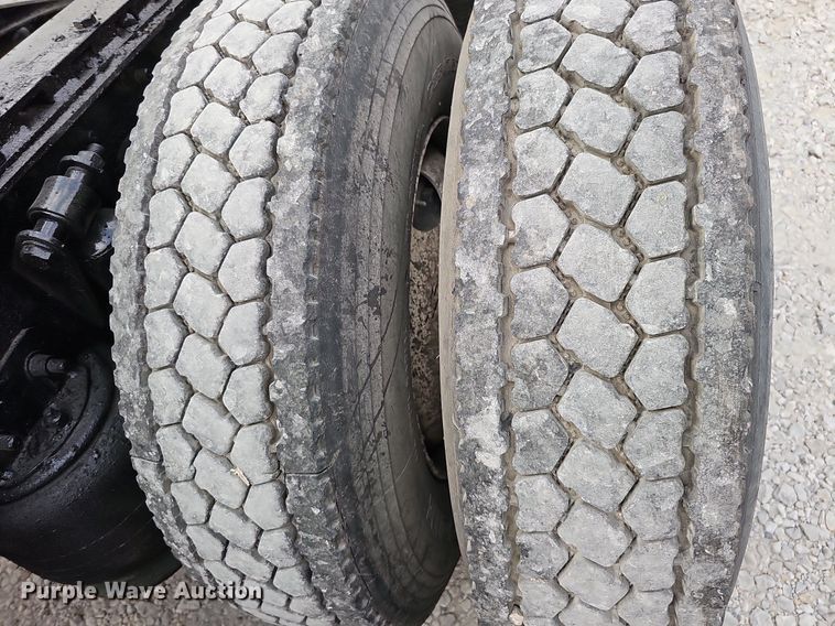 image for item DQ0311 2001 Sterling AT9500  semi truck