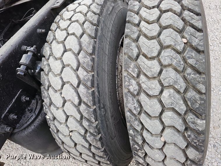 image for item DQ0311 2001 Sterling AT9500  semi truck