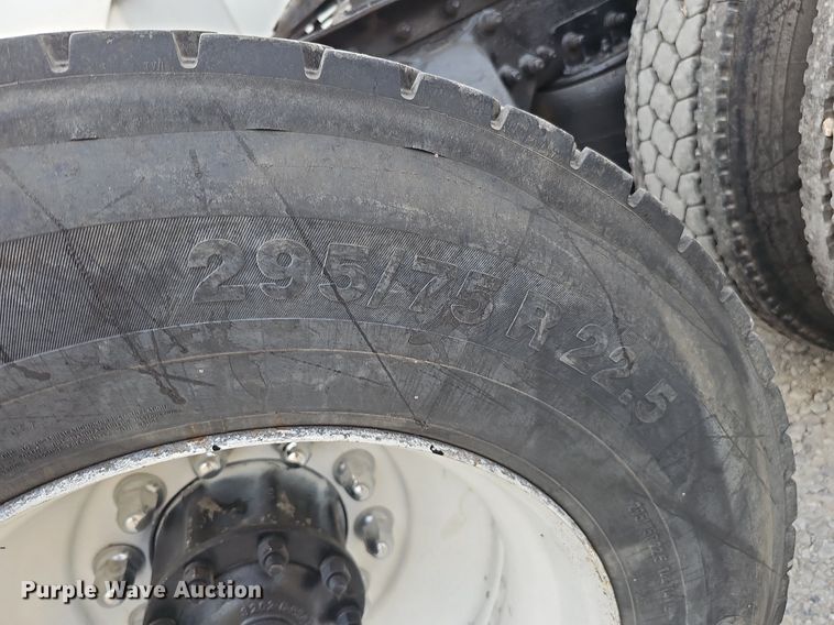 image for item DQ0311 2001 Sterling AT9500  semi truck