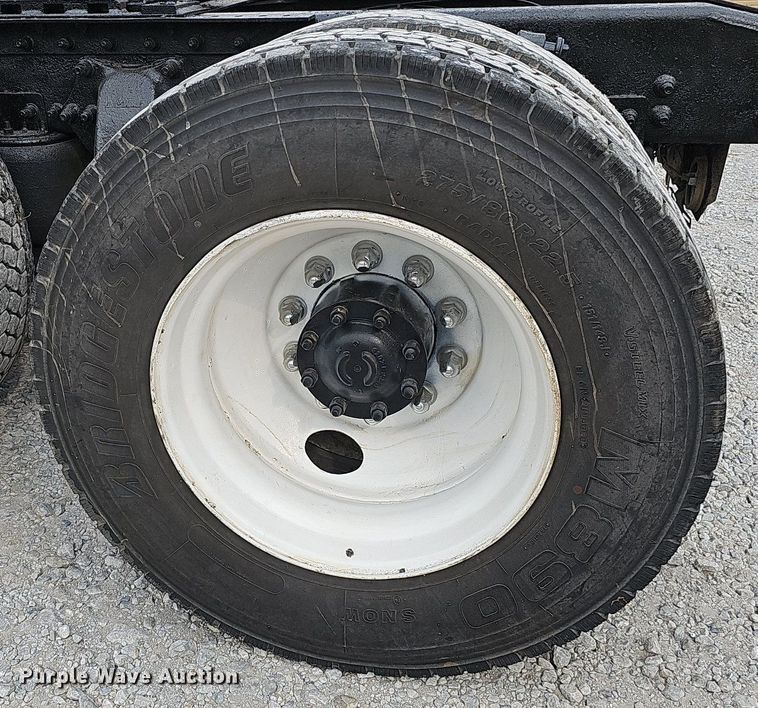 image for item DQ0311 2001 Sterling AT9500  semi truck