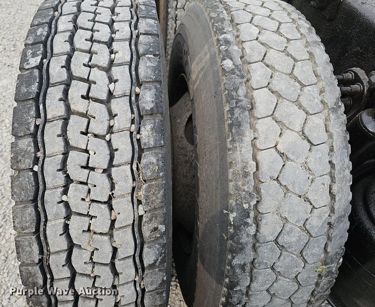 image for item DQ0311 2001 Sterling AT9500  semi truck