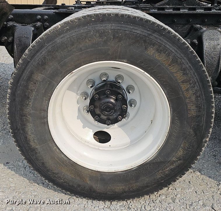 image for item DQ0311 2001 Sterling AT9500  semi truck