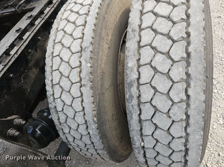 image for item DQ0311 2001 Sterling AT9500  semi truck