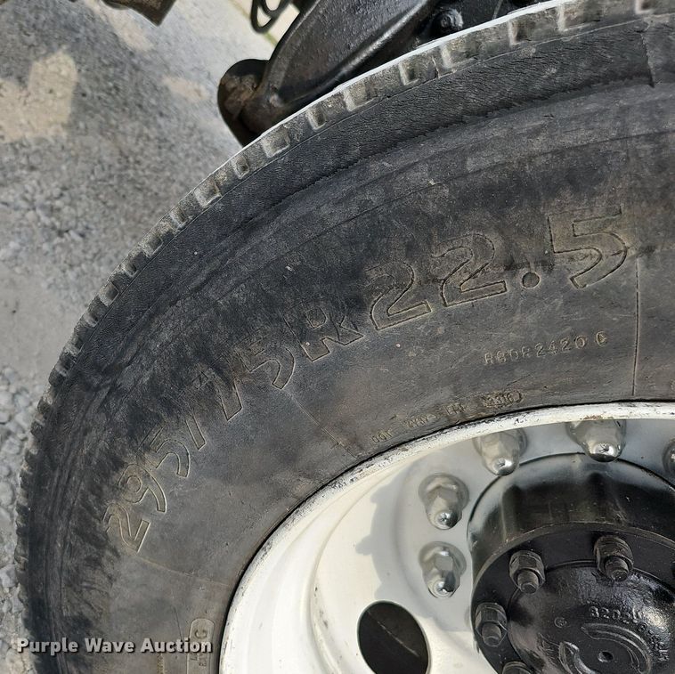 image for item DQ0311 2001 Sterling AT9500  semi truck