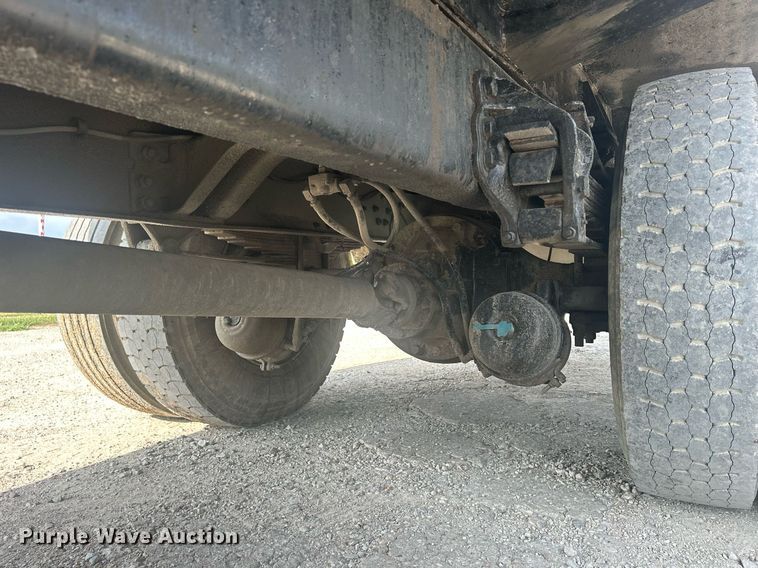 image for item DQ0910 1993 Ford L7000  refuse truck