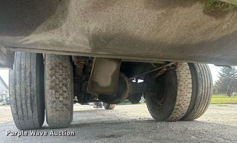 image for item DQ0910 1993 Ford L7000  refuse truck