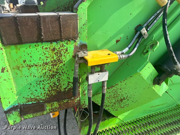 image for item DQ0910 1993 Ford L7000  refuse truck