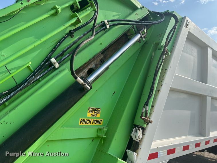 image for item DQ0910 1993 Ford L7000  refuse truck