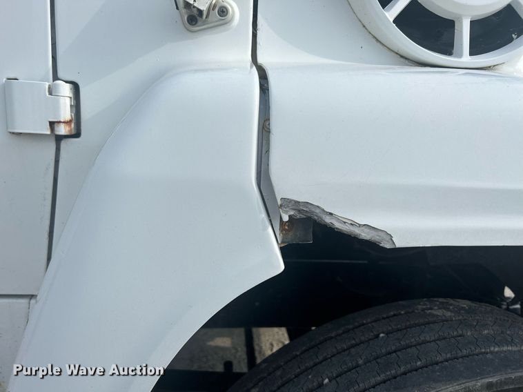 image for item DQ0910 1993 Ford L7000  refuse truck