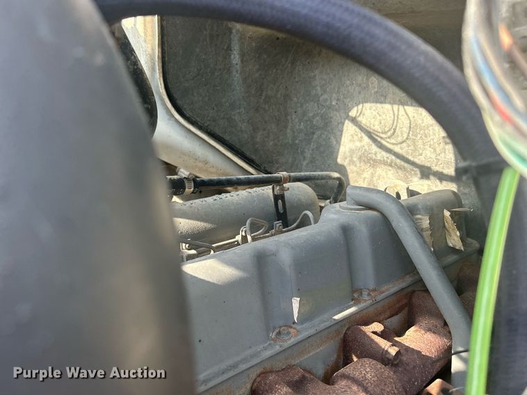 image for item DQ0910 1993 Ford L7000  refuse truck