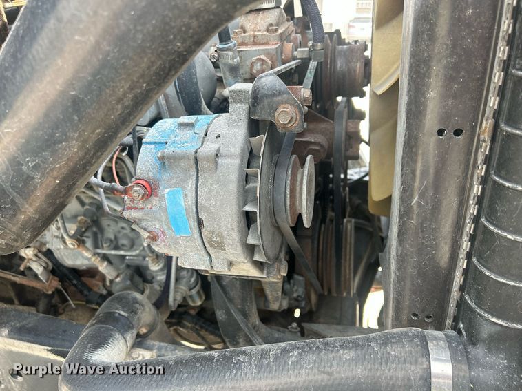 image for item DQ0910 1993 Ford L7000  refuse truck