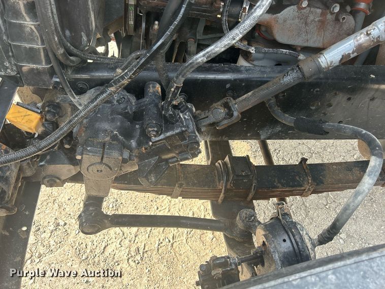 image for item DQ0910 1993 Ford L7000  refuse truck