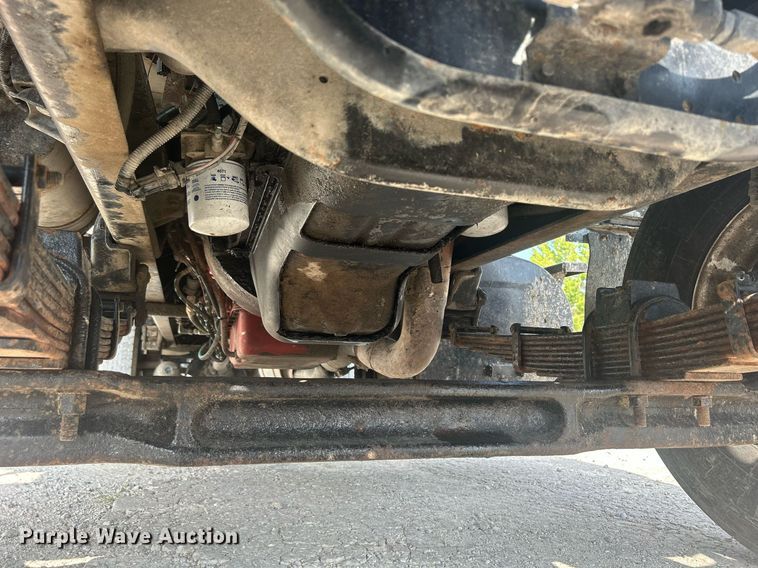 image for item DQ0910 1993 Ford L7000  refuse truck