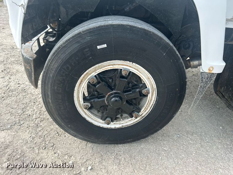 image for item DQ0910 1993 Ford L7000  refuse truck