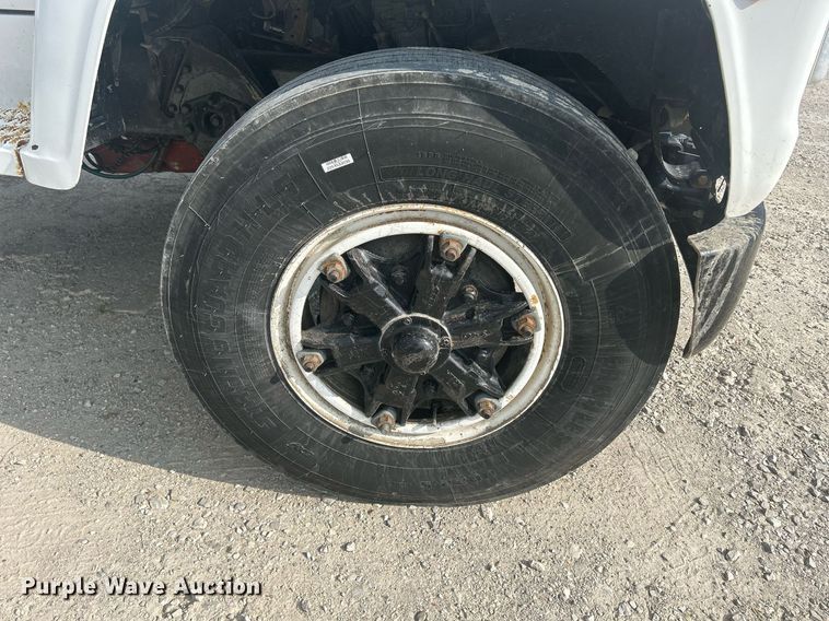 image for item DQ0910 1993 Ford L7000  refuse truck