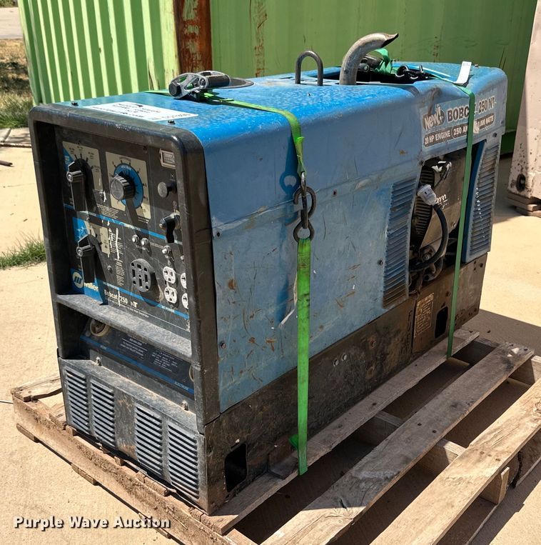 image for item DQ1390 Miller Bobcat 250NT welder/generator