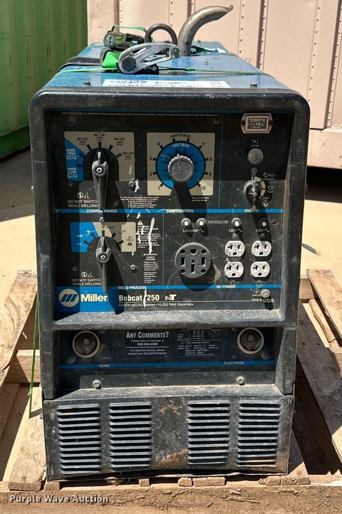 image for item DQ1390 Miller Bobcat 250NT welder/generator