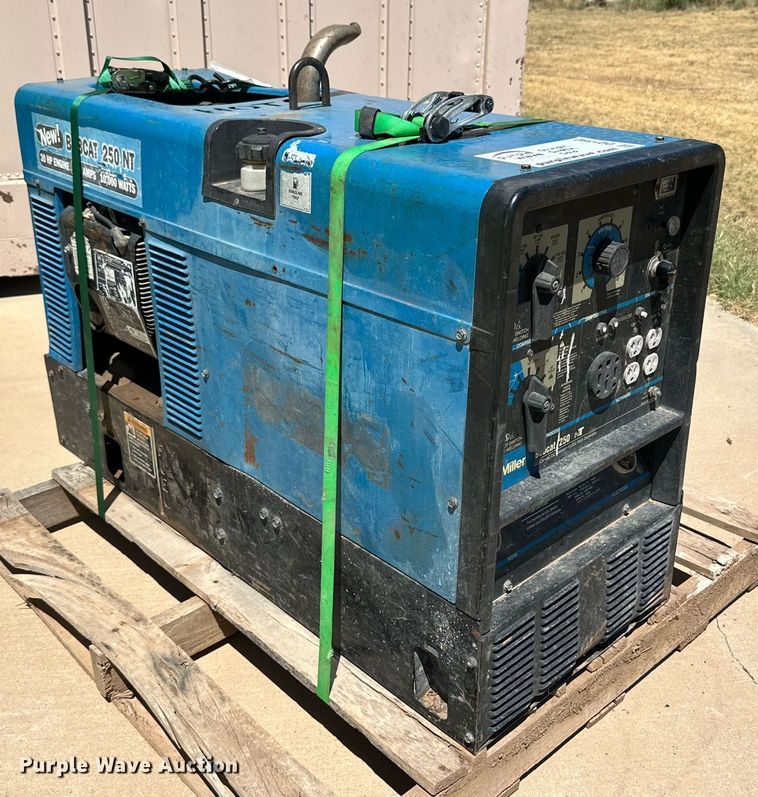 image for item DQ1390 Miller Bobcat 250NT welder/generator