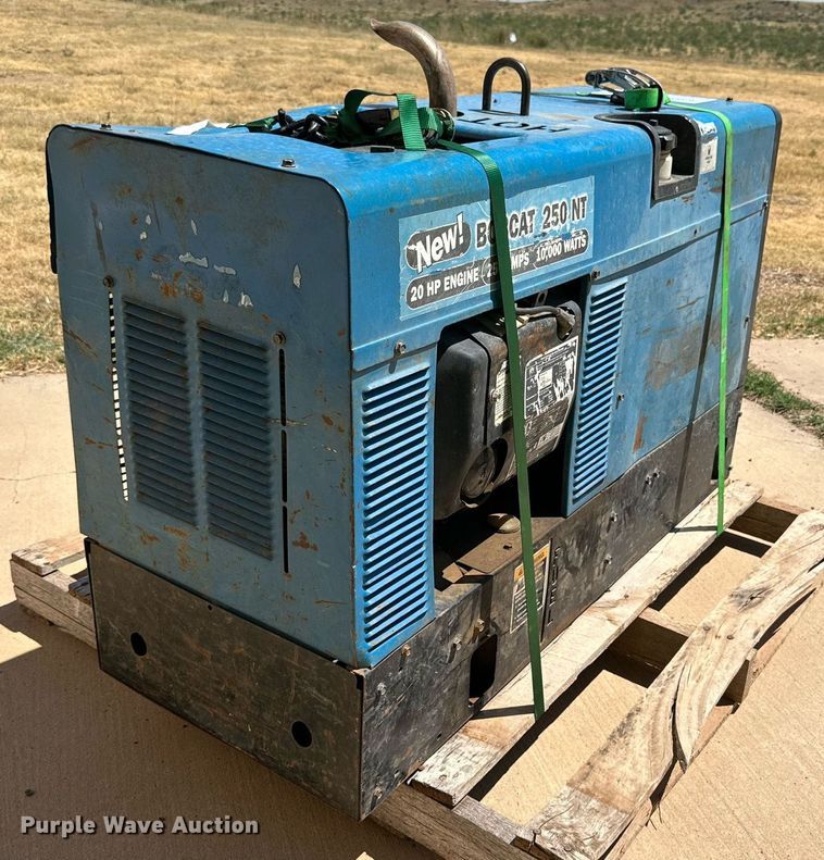 image for item DQ1390 Miller Bobcat 250NT welder/generator