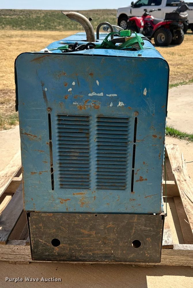 image for item DQ1390 Miller Bobcat 250NT welder/generator