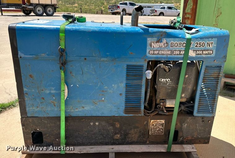 image for item DQ1390 Miller Bobcat 250NT welder/generator
