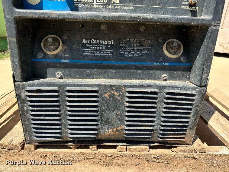 image for item DQ1390 Miller Bobcat 250NT welder/generator