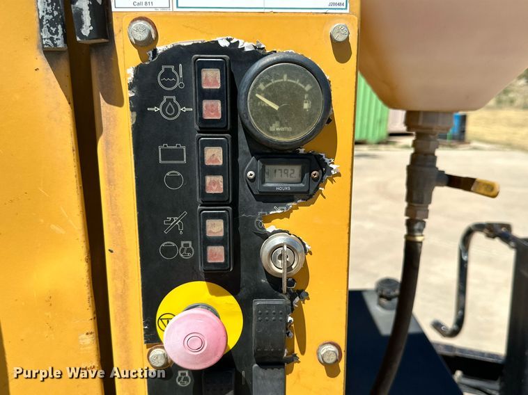 image for item DQ1392 2015 Mclaughlin VX30-500 vacuum excavator