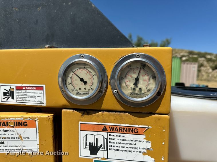 image for item DQ1392 2015 Mclaughlin VX30-500 vacuum excavator