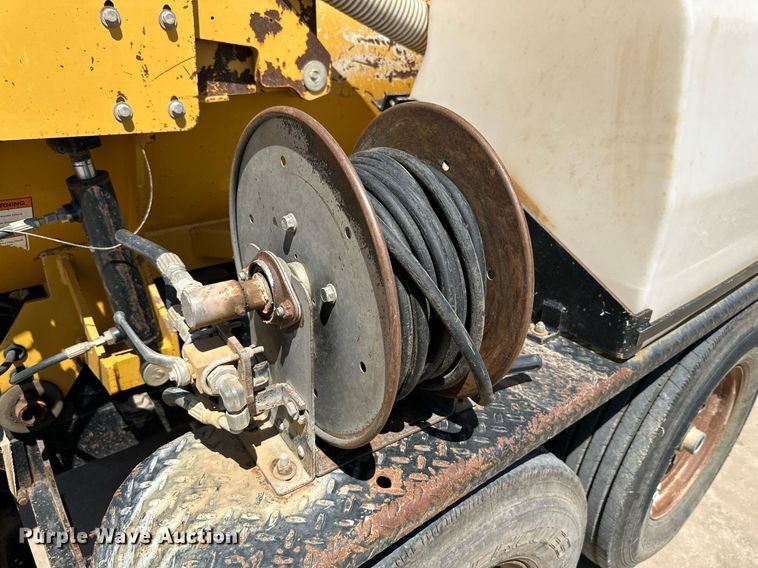 image for item DQ1392 2015 Mclaughlin VX30-500 vacuum excavator