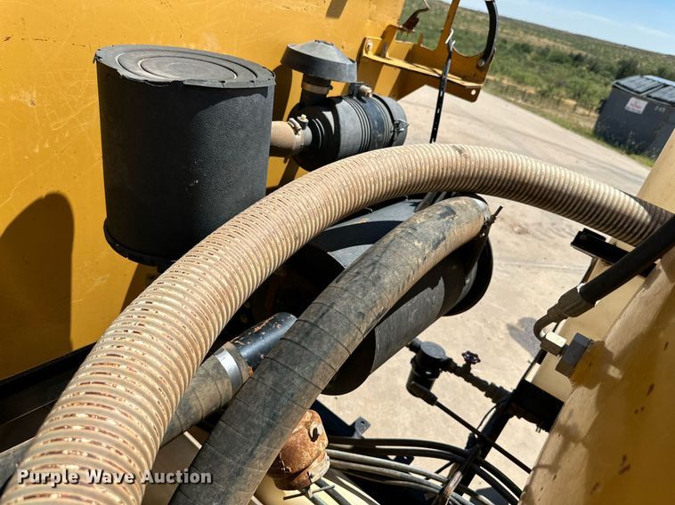 image for item DQ1392 2015 Mclaughlin VX30-500 vacuum excavator