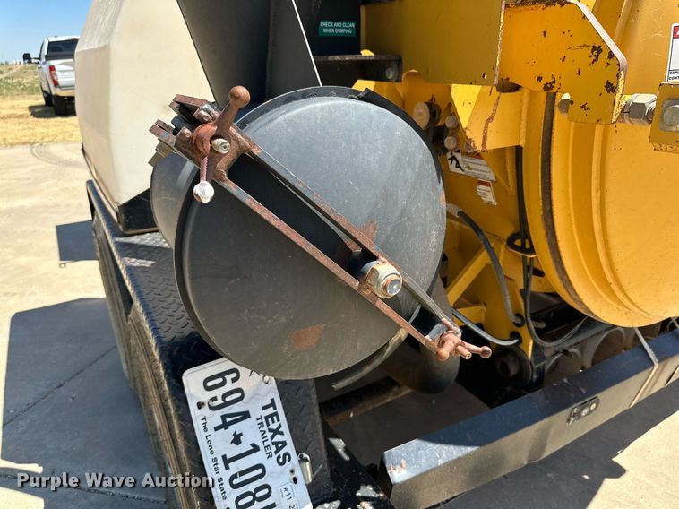 image for item DQ1392 2015 Mclaughlin VX30-500 vacuum excavator